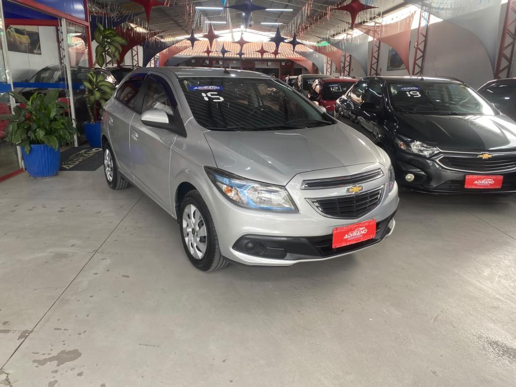 CHEVROLET Onix Hatch - Foto