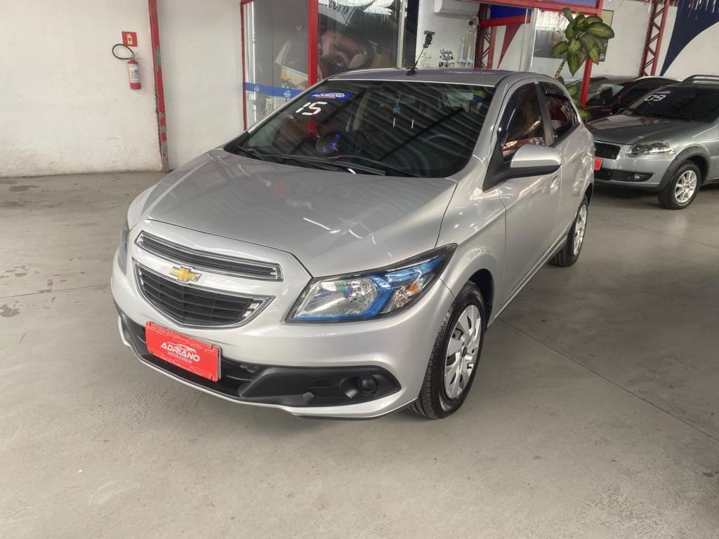 CHEVROLET Onix Hatch - Foto