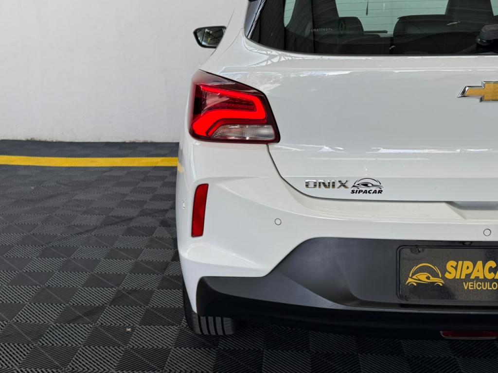 CHEVROLET Onix Hatch - Foto