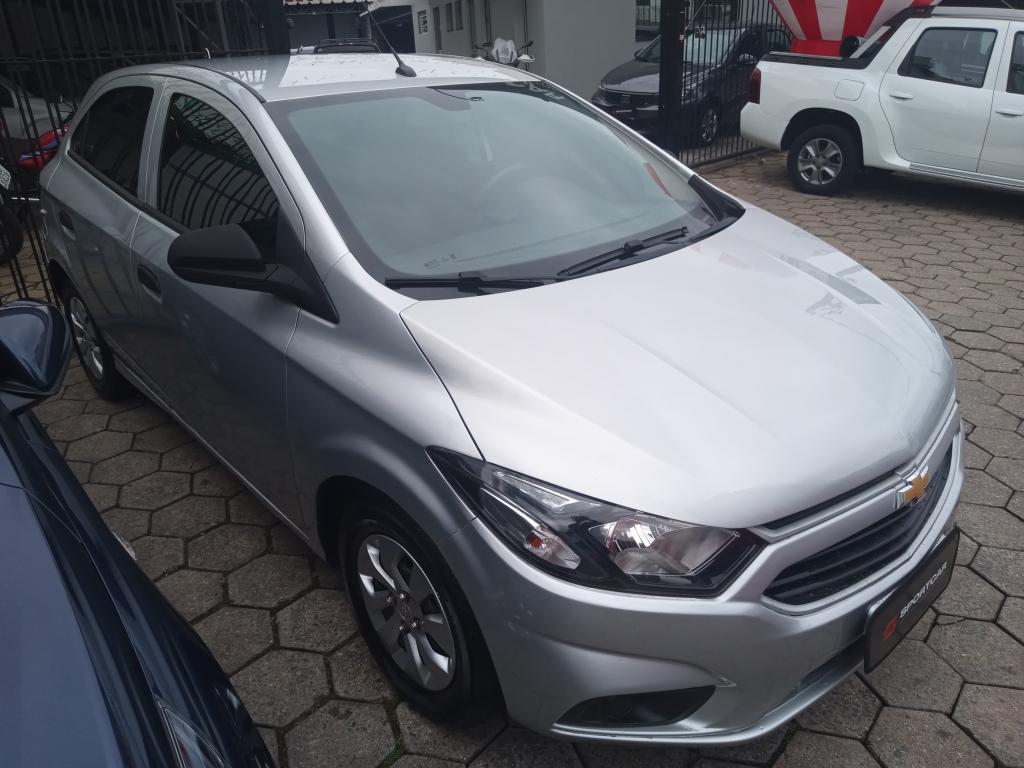 CHEVROLET Onix Hatch - Foto