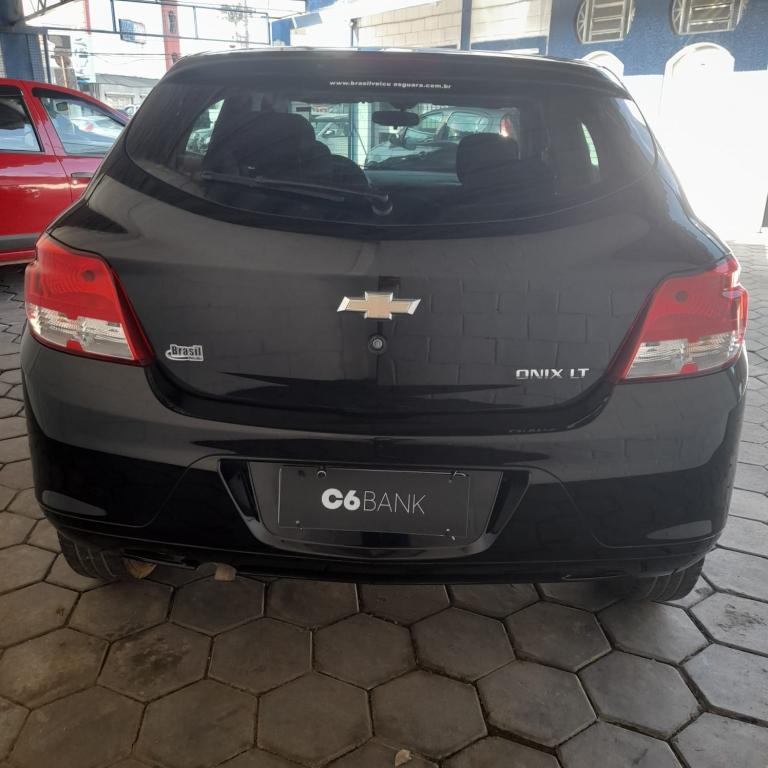 CHEVROLET Onix Hatch - Foto