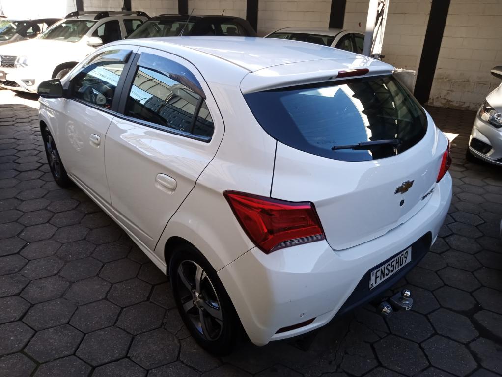 CHEVROLET Onix Hatch - Foto