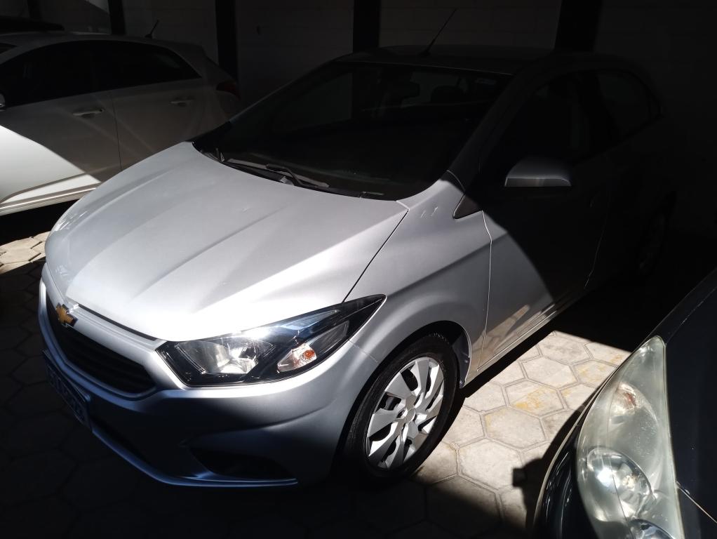 CHEVROLET Onix Hatch - Foto