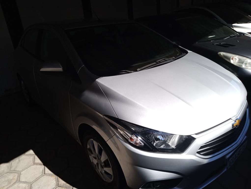 CHEVROLET Onix Hatch - Foto