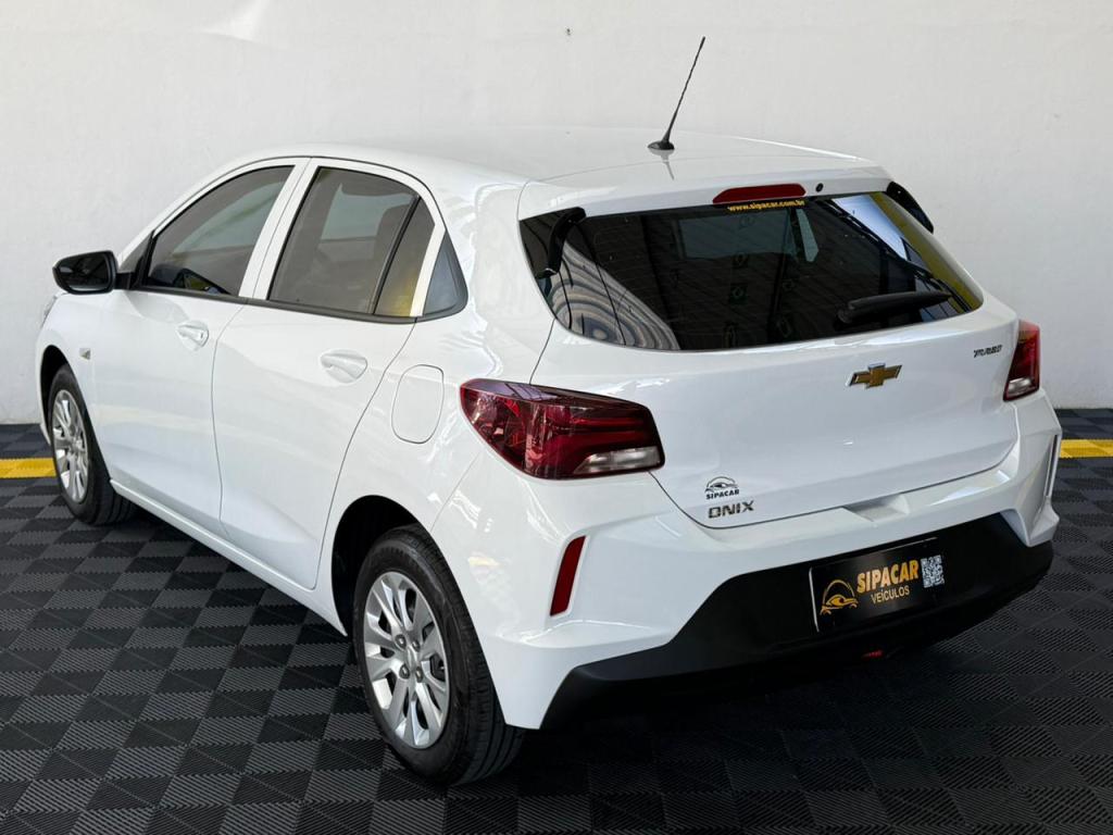 CHEVROLET Onix Hatch - Foto