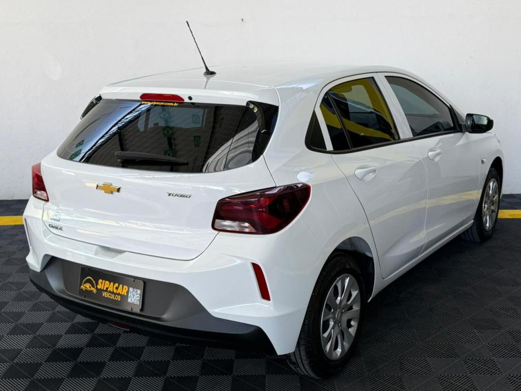 CHEVROLET Onix Hatch - Foto
