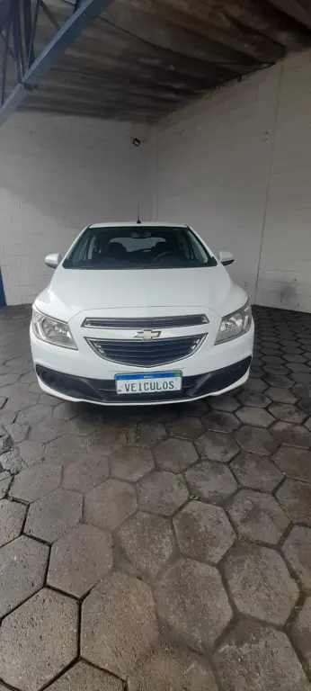 CHEVROLET Onix Hatch - Foto