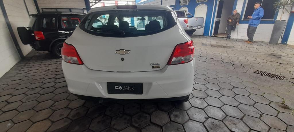CHEVROLET Onix Hatch - Foto