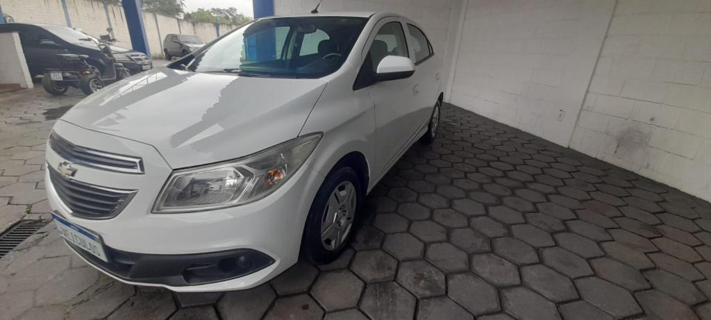 CHEVROLET Onix Hatch - Foto