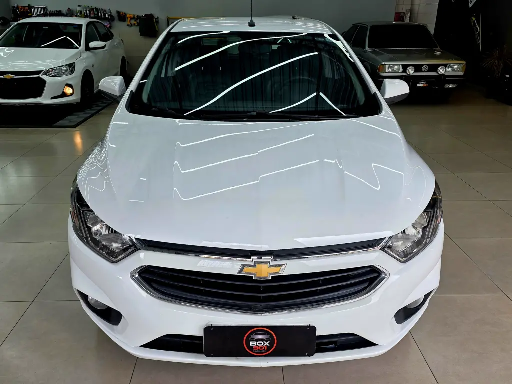 CHEVROLET Onix Hatch - Foto