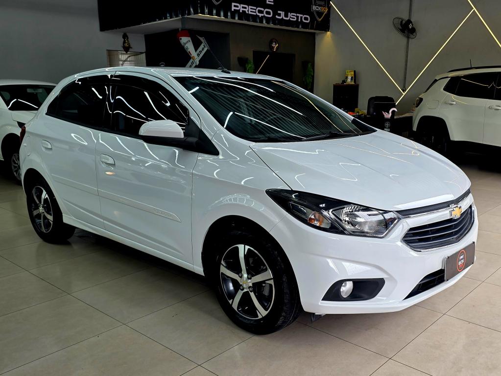 CHEVROLET Onix Hatch - Foto
