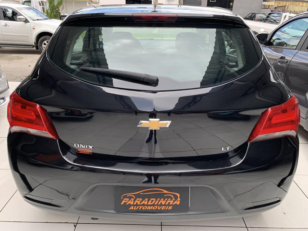 CHEVROLET Onix Hatch - Foto