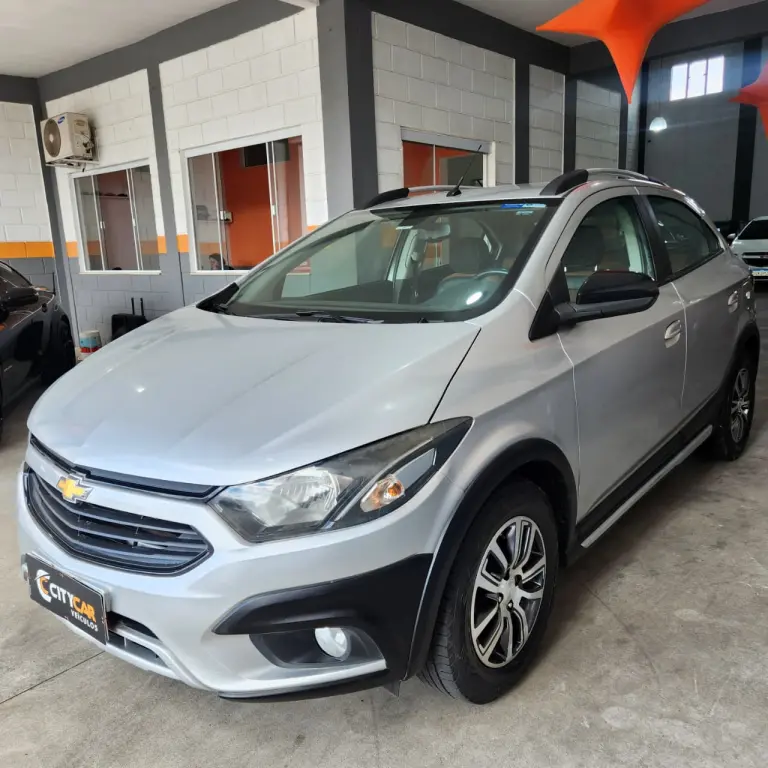 CHEVROLET Onix Hatch - Foto
