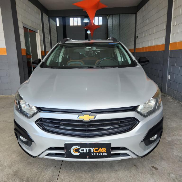CHEVROLET Onix Hatch - Foto