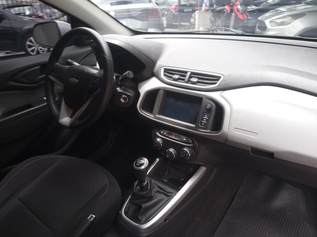 CHEVROLET Onix Hatch - Foto
