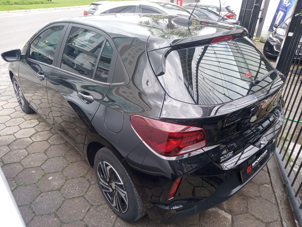 CHEVROLET Onix Hatch - Foto