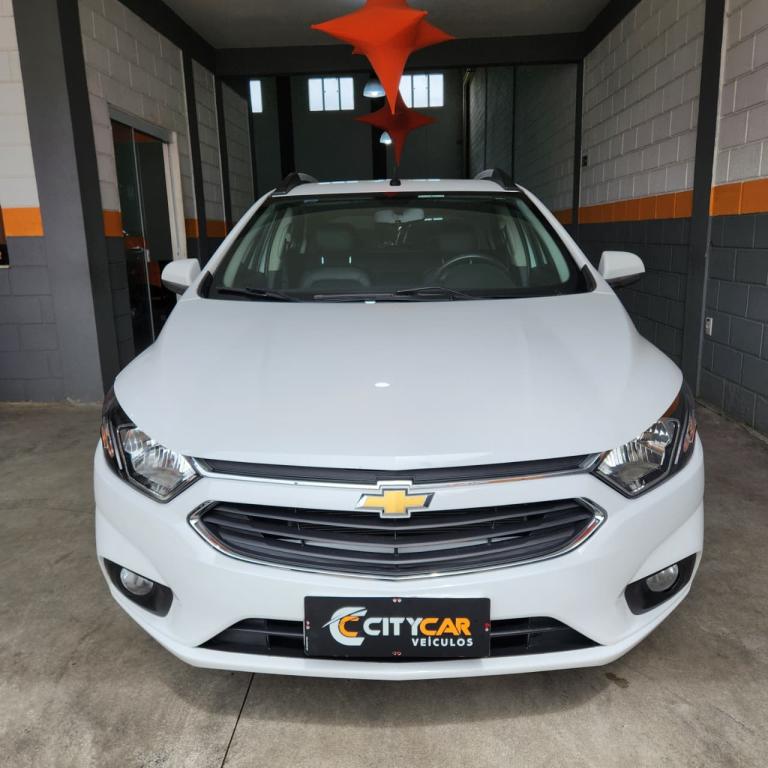 CHEVROLET Onix Hatch - Foto
