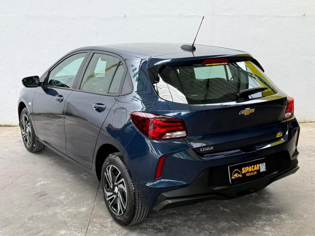 CHEVROLET Onix Hatch - Foto