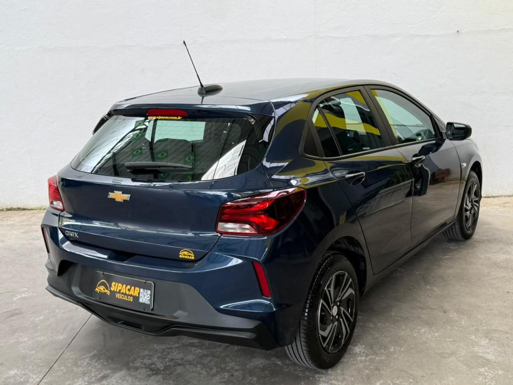 CHEVROLET Onix Hatch - Foto