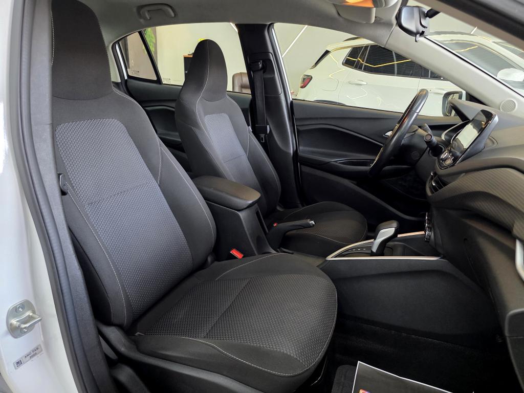 CHEVROLET Onix Sedan - Foto
