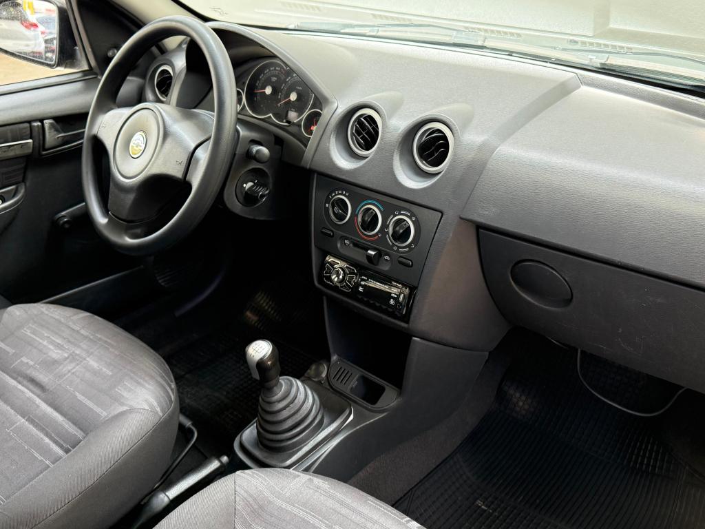 CHEVROLET Prisma - Foto