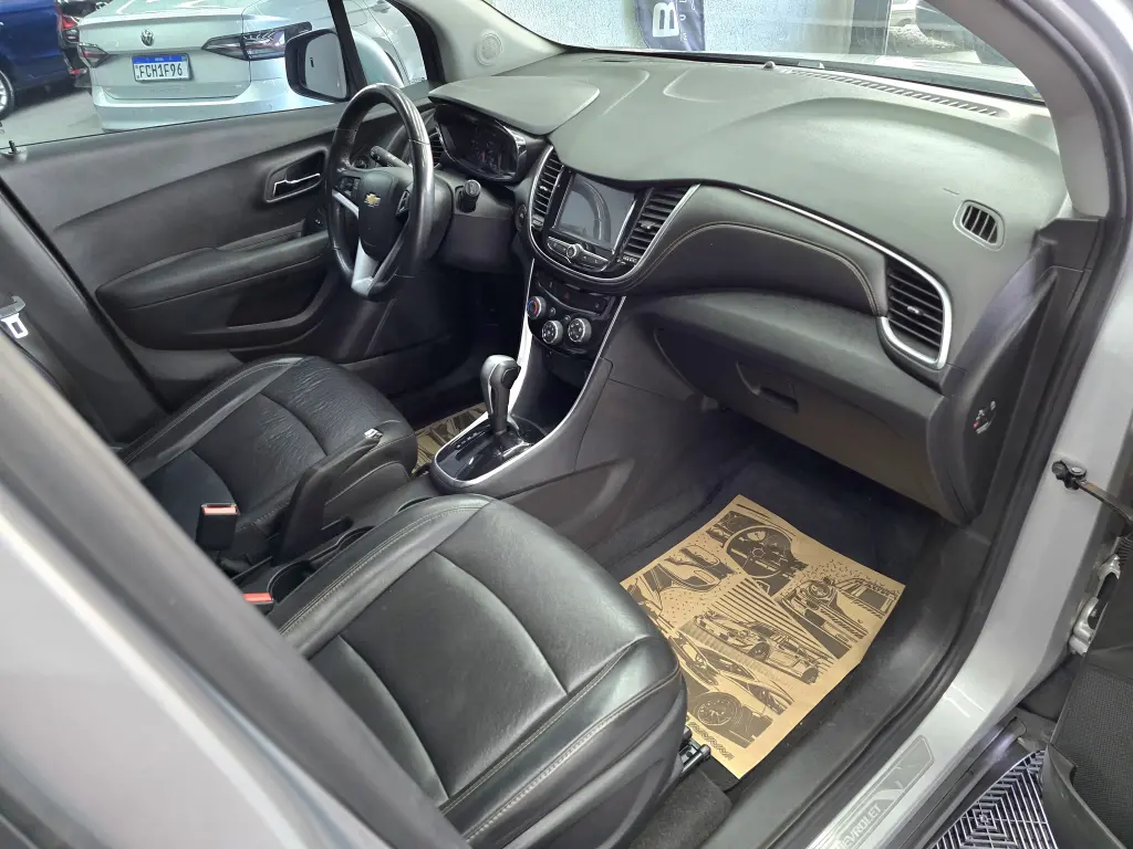 CHEVROLET Tracker - Foto