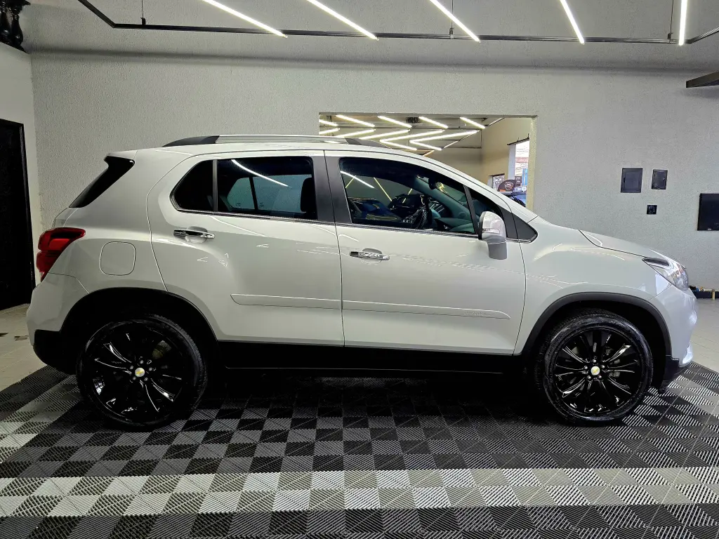 CHEVROLET Tracker - Foto