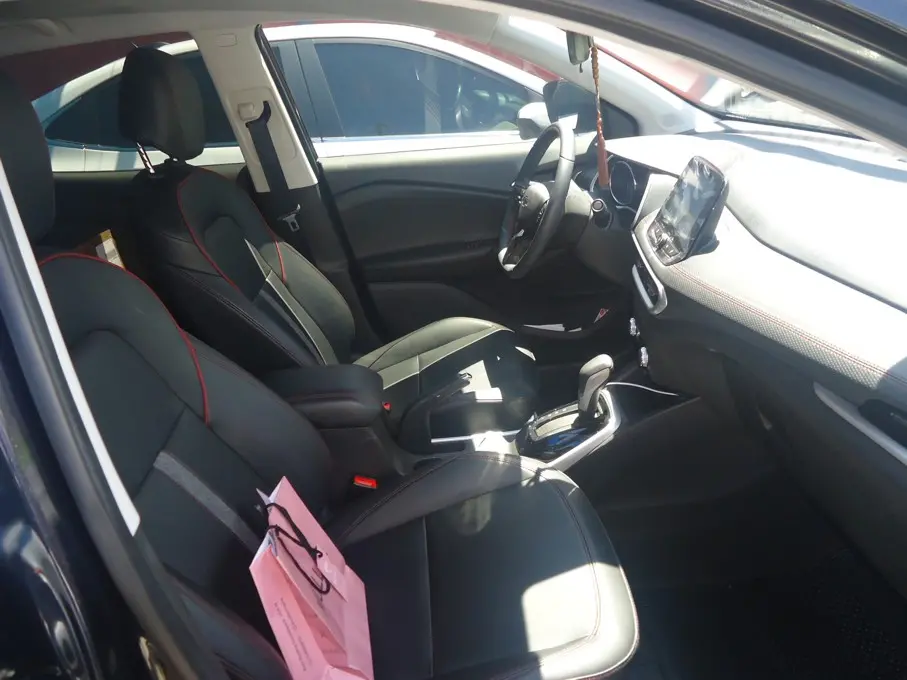 CHEVROLET Tracker - Foto