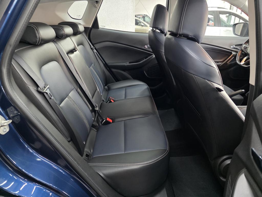 CHEVROLET Tracker - Foto
