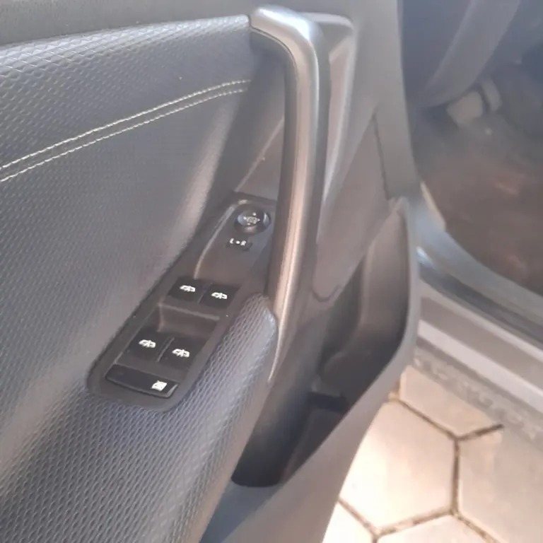 CHEVROLET Tracker - Foto