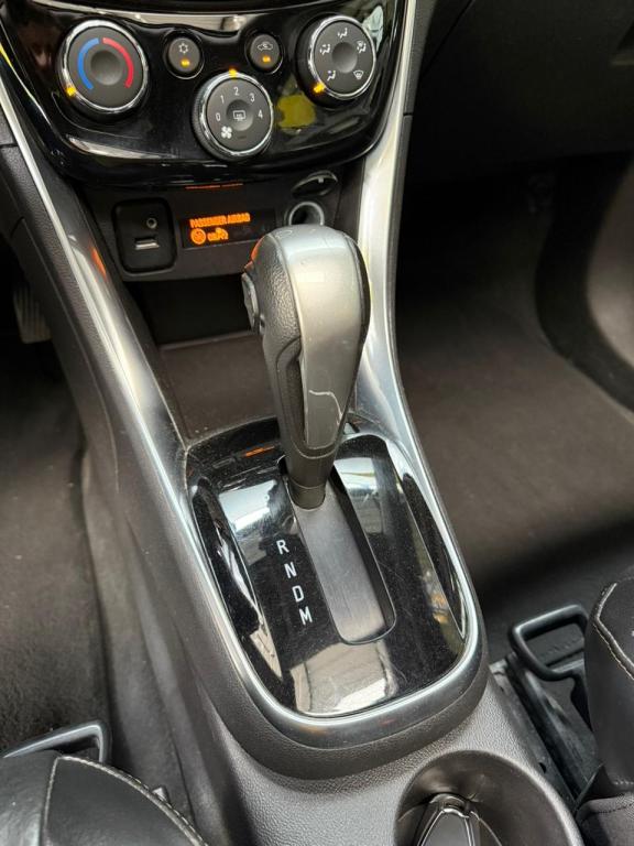 CHEVROLET Tracker - Foto