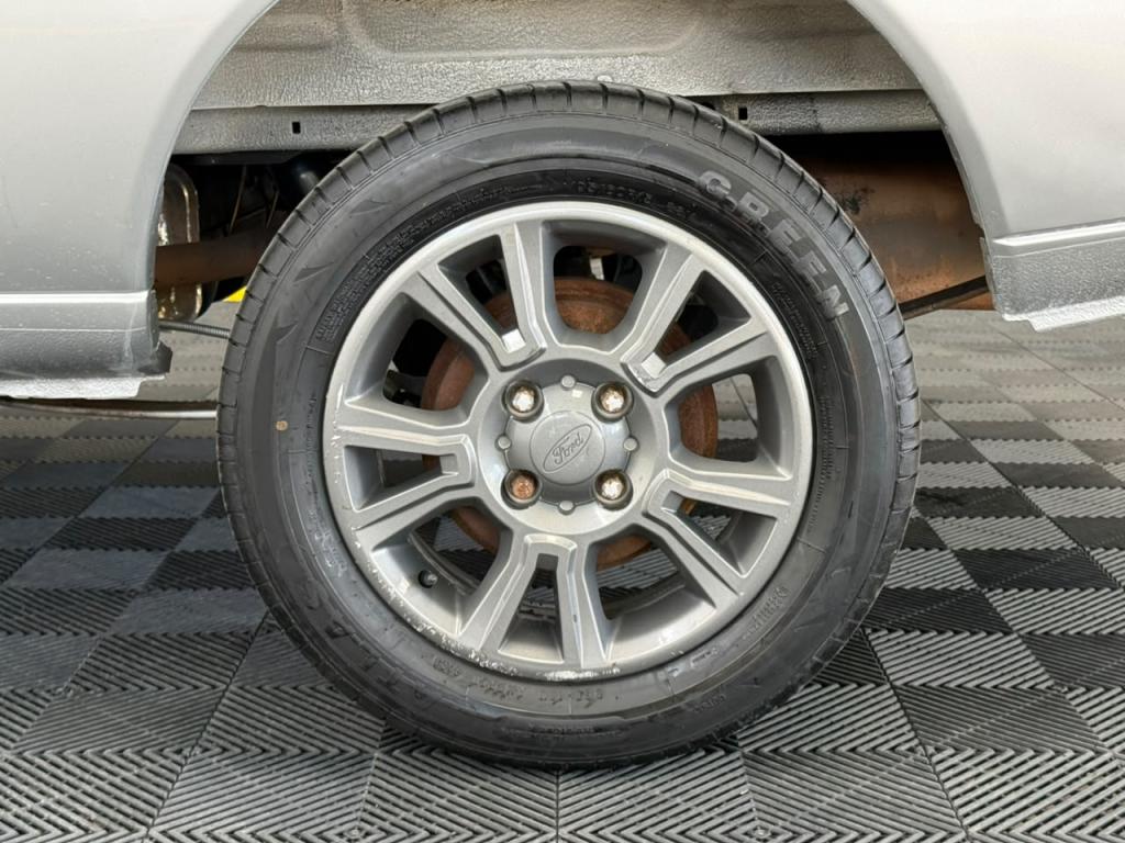 FORD Courier - Foto