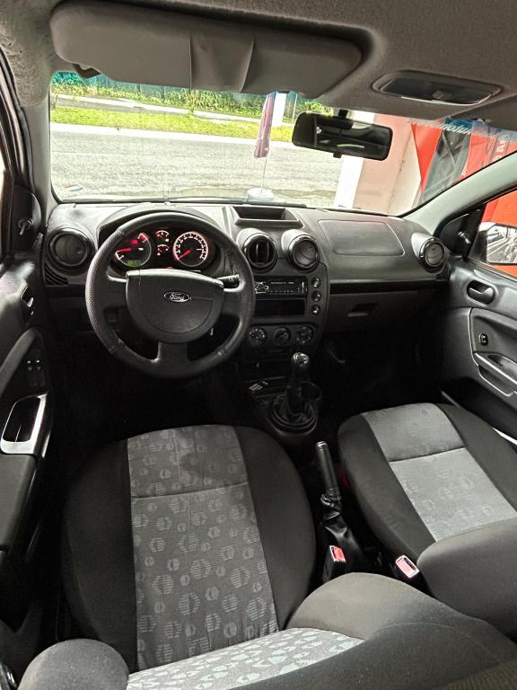 FORD Fiesta Hatch - Foto