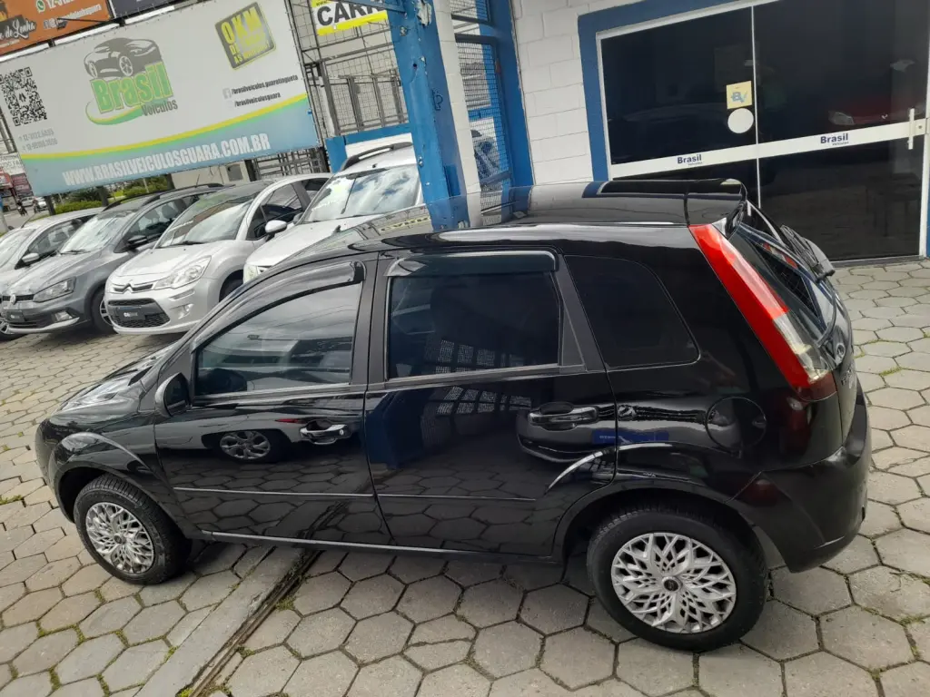 FORD Fiesta Hatch - Foto