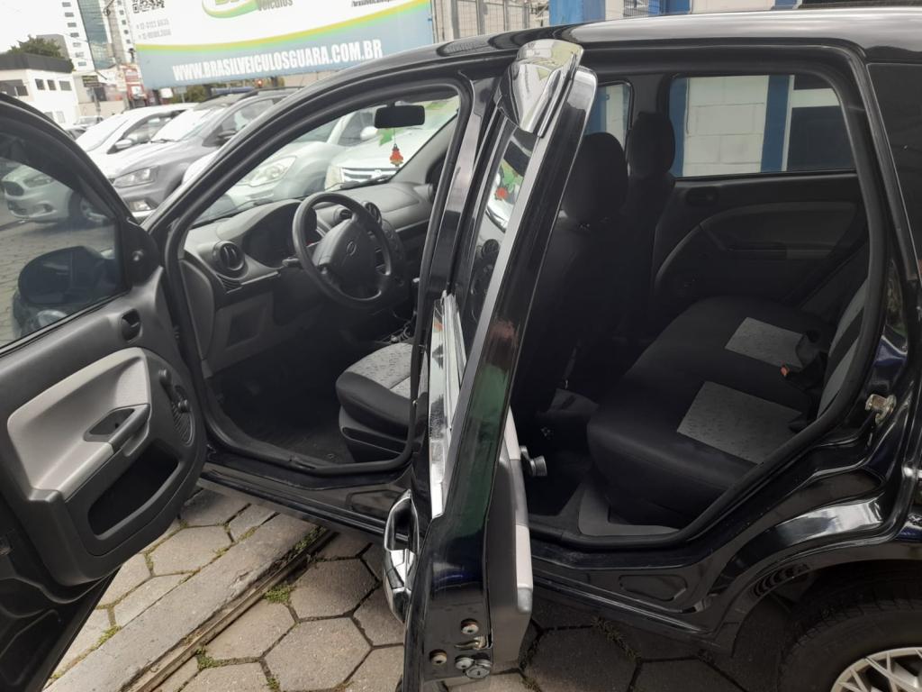 FORD Fiesta Hatch - Foto