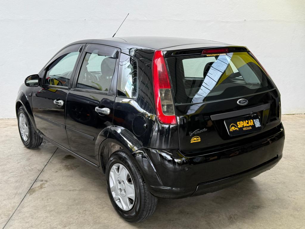 FORD Fiesta Hatch - Foto