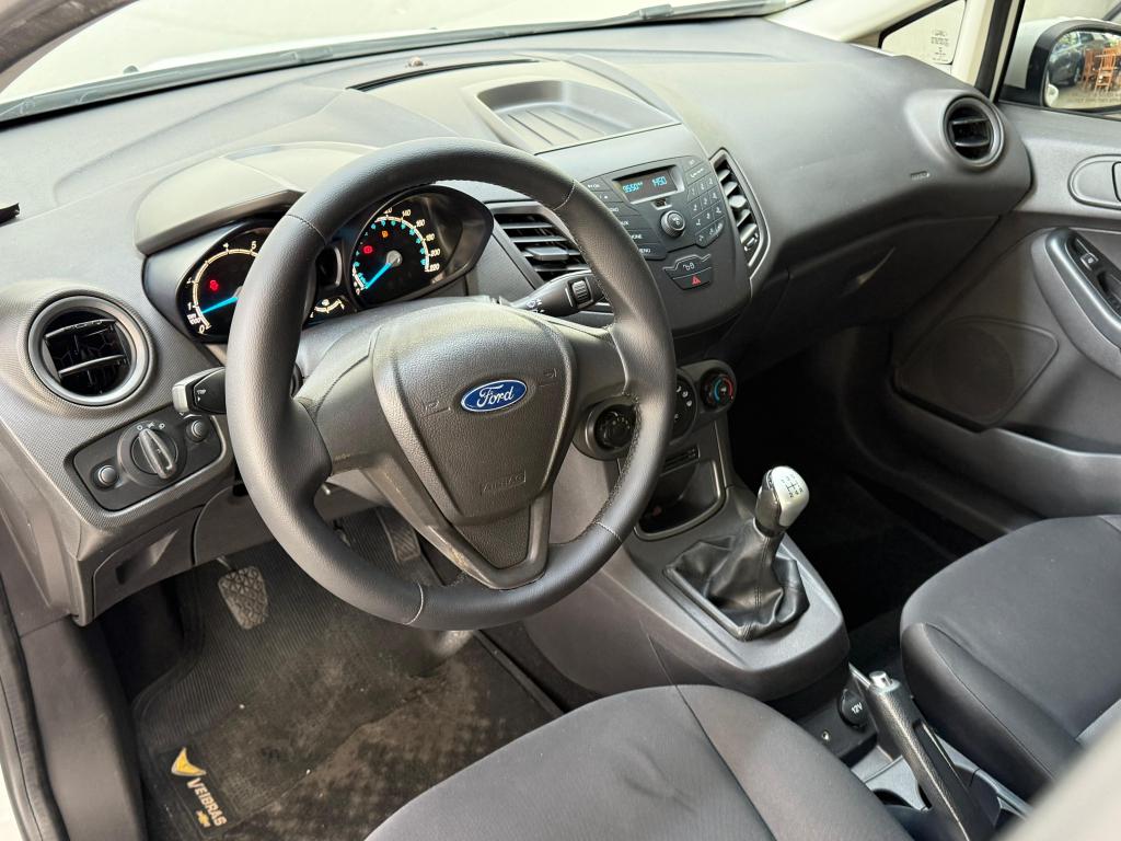 FORD Fiesta Hatch - Foto