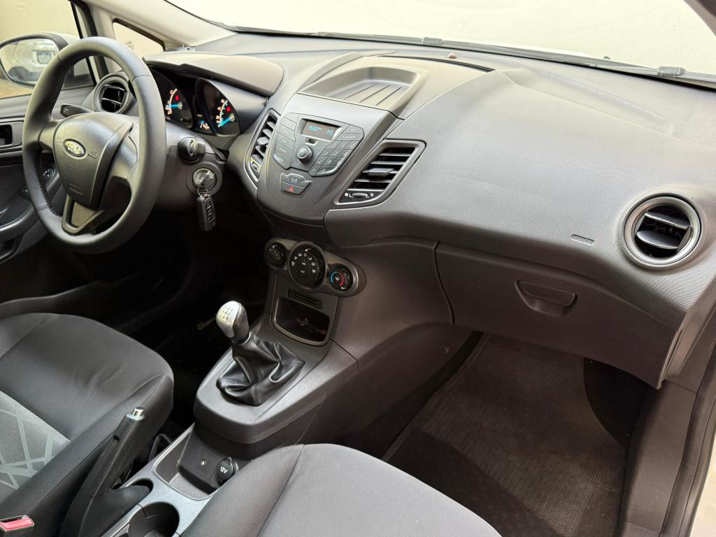 FORD Fiesta Hatch - Foto