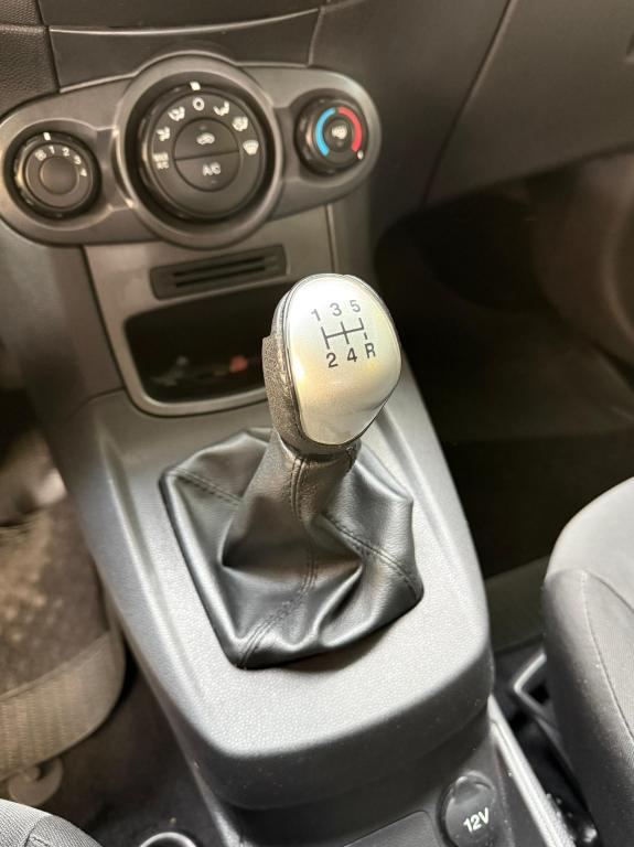 FORD Fiesta Hatch - Foto