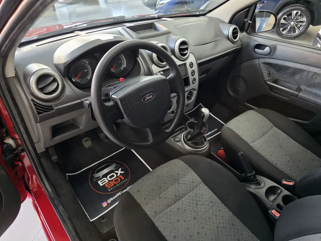 FORD Fiesta Hatch - Foto