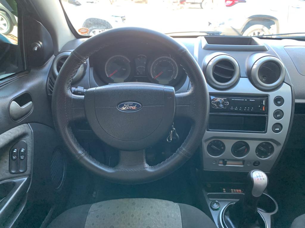 FORD Fiesta Hatch - Foto