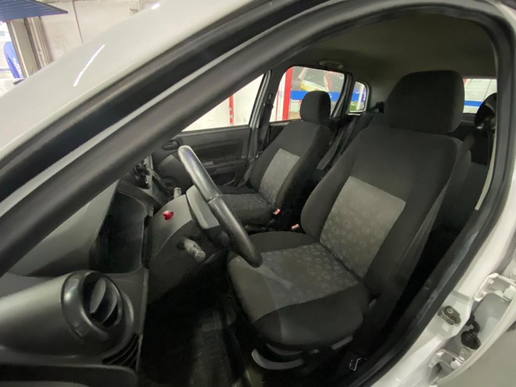 FORD Fiesta Hatch - Foto