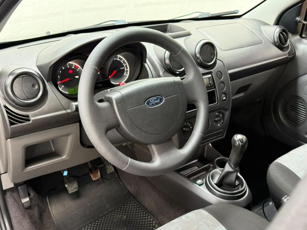 FORD Fiesta Hatch - Foto