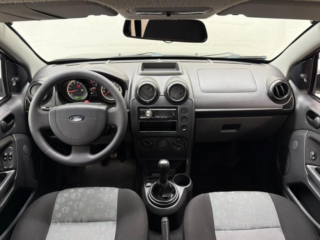 FORD Fiesta Hatch - Foto