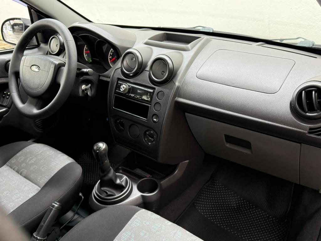FORD Fiesta Hatch - Foto