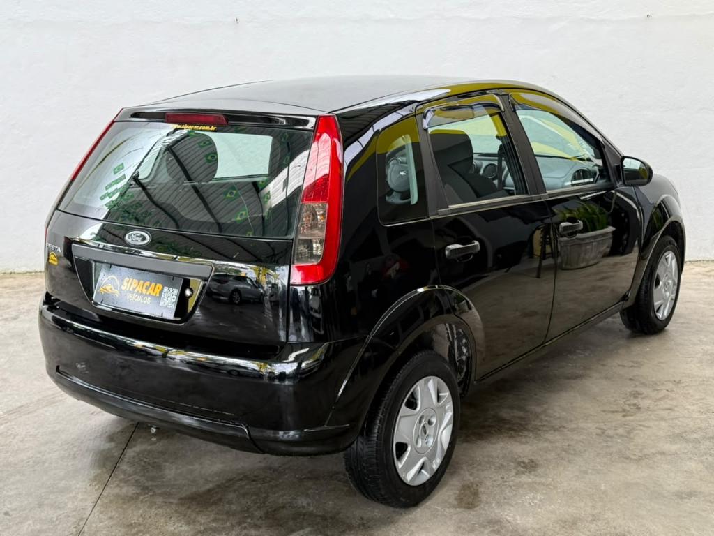 FORD Fiesta Hatch - Foto