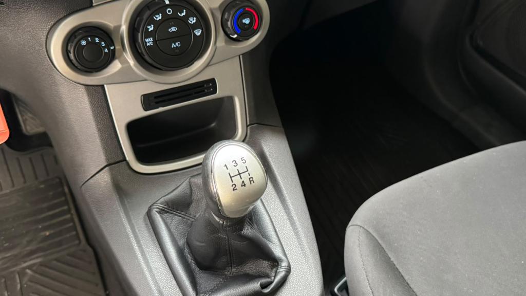 FORD Fiesta Hatch - Foto