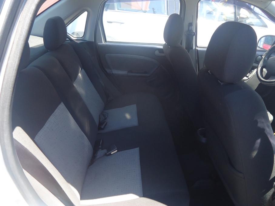 FORD Fiesta Sedan - Foto