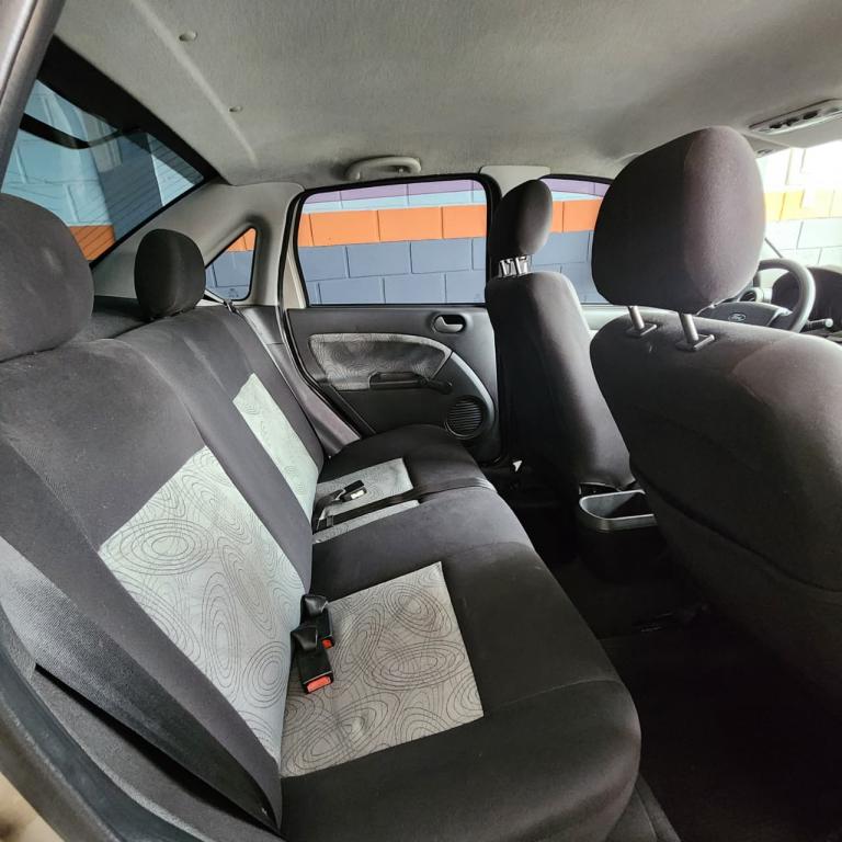 FORD Fiesta Sedan - Foto