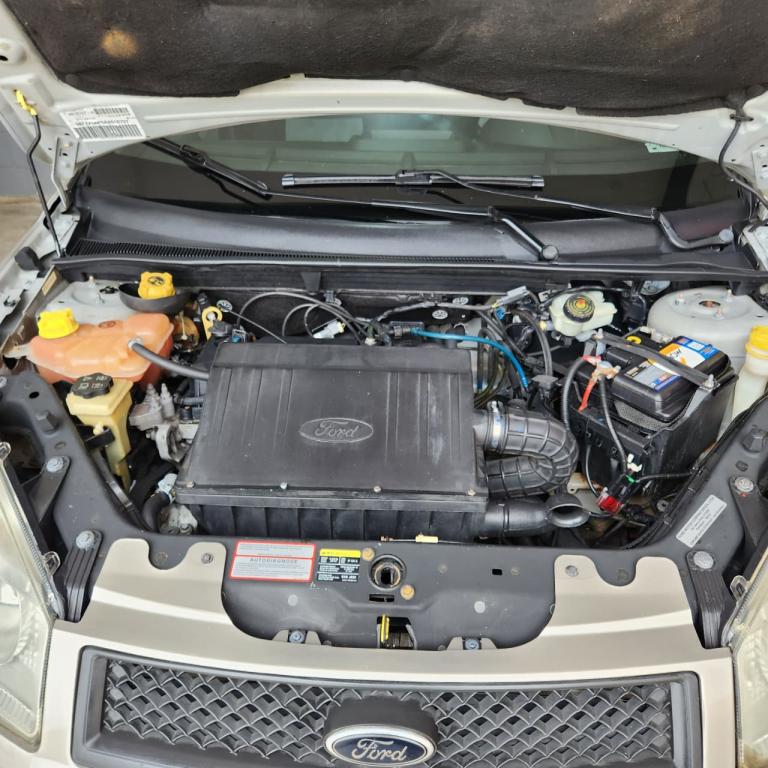 FORD Fiesta Sedan - Foto